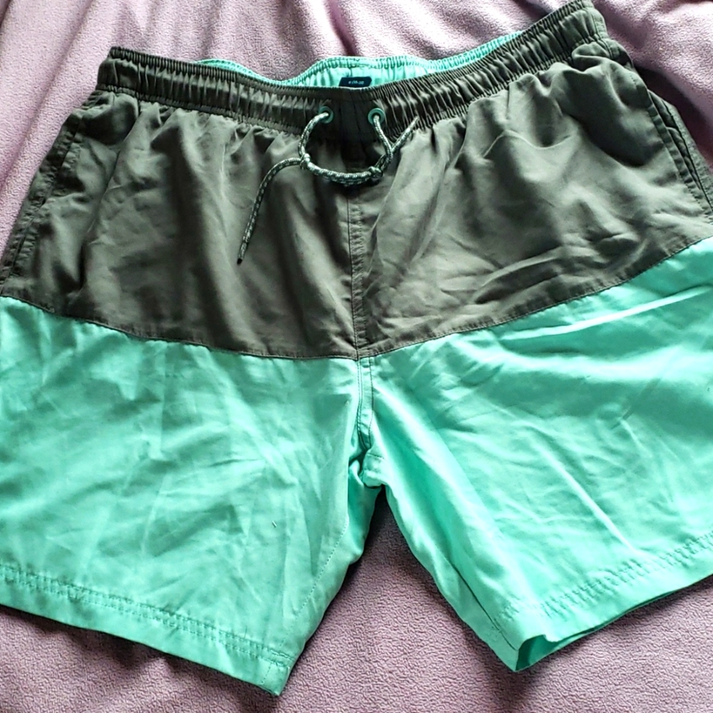 L swim trunks